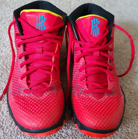 Nike Kyrie 1 Deceptive Red Basketball Sneakers - Picture 3 of 9